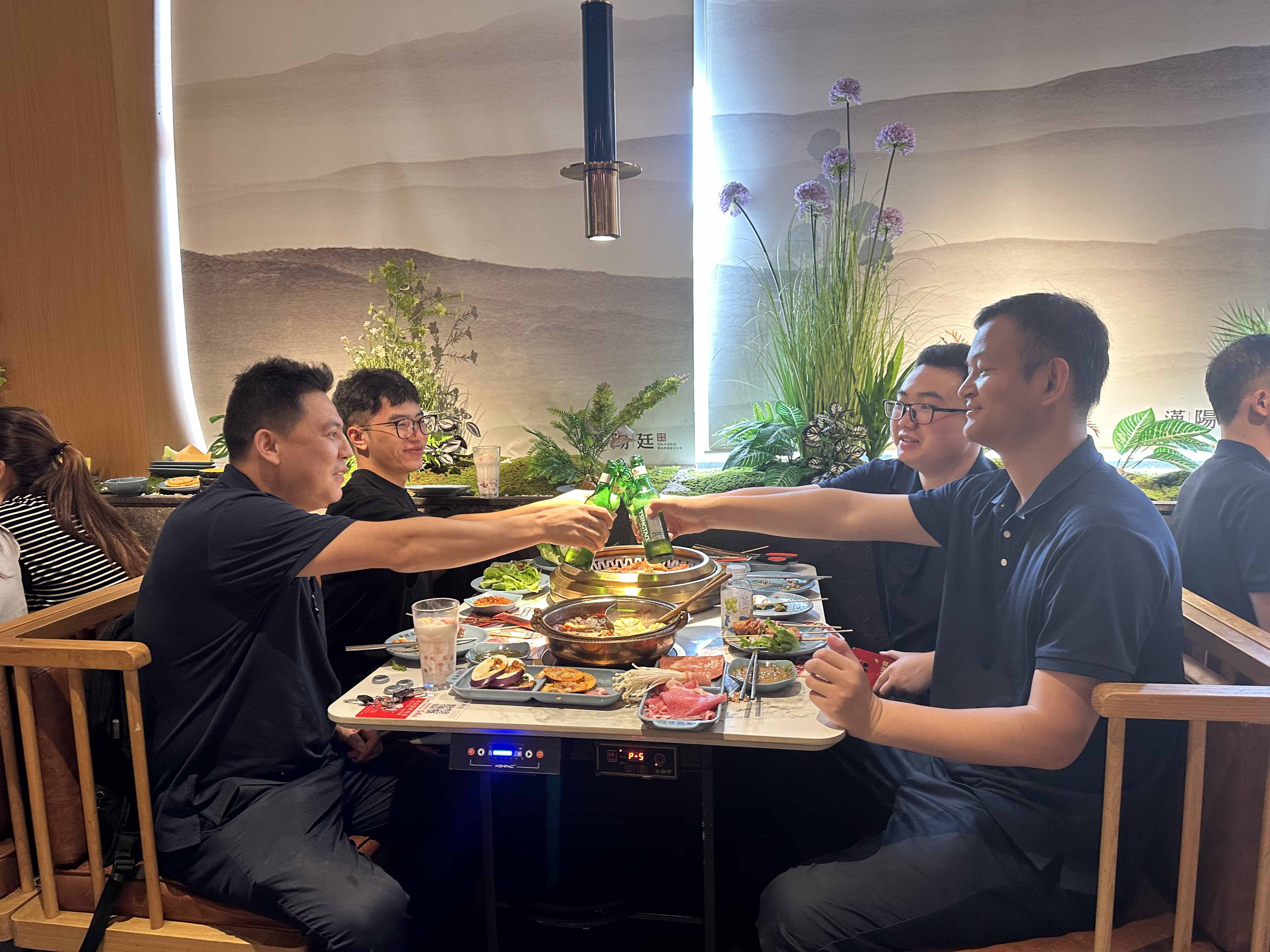 久信達(dá)科技公司員工齊聚光明區(qū)蠄蜍石，開(kāi)啟活力爬山之旅暨團(tuán)建活動(dòng)(圖5)